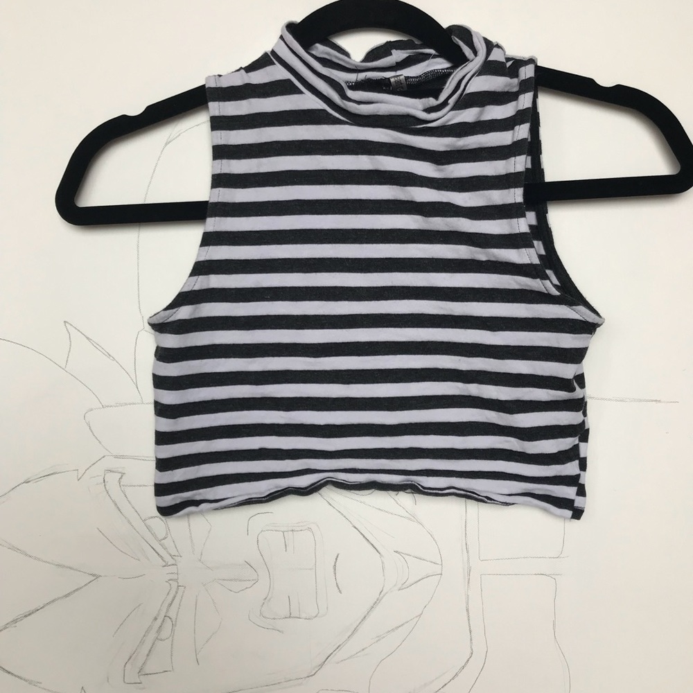 Crop top